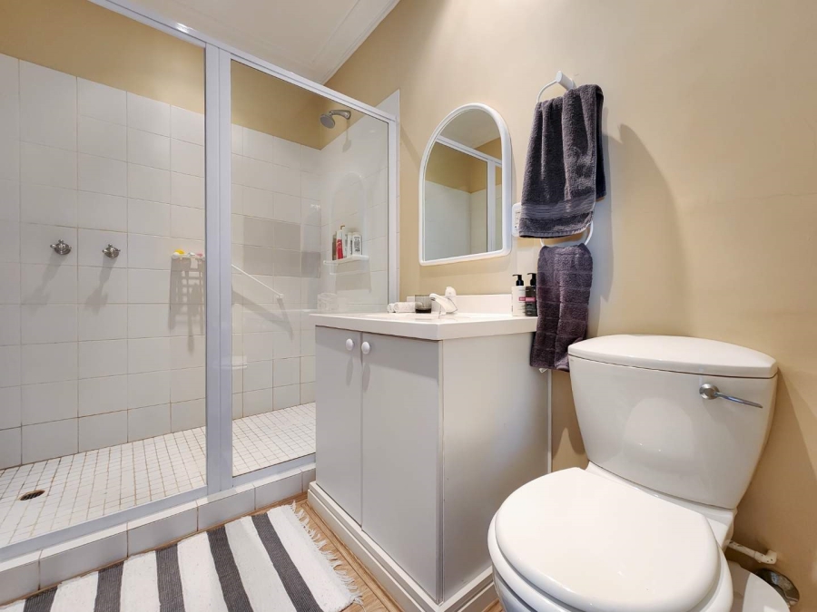 6 Bedroom Property for Sale in Bloubergstrand Western Cape